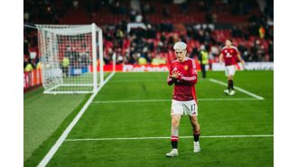 According to Ruud Gullit, Manchester United's Alejandro Garnacho refused to talk to Erik ten Hag during their game against Twente.