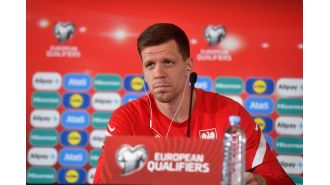 Former Arsenal goalkeeper Szczesny discusses reasons for move to Barcelona.