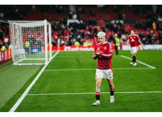 According to Ruud Gullit, Manchester United's Alejandro Garnacho refused to talk to Erik ten Hag during their game against Twente.