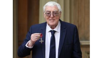 Clive Everton, famous BBC commentator for snooker, passes away at 87, sparking heartfelt tributes.