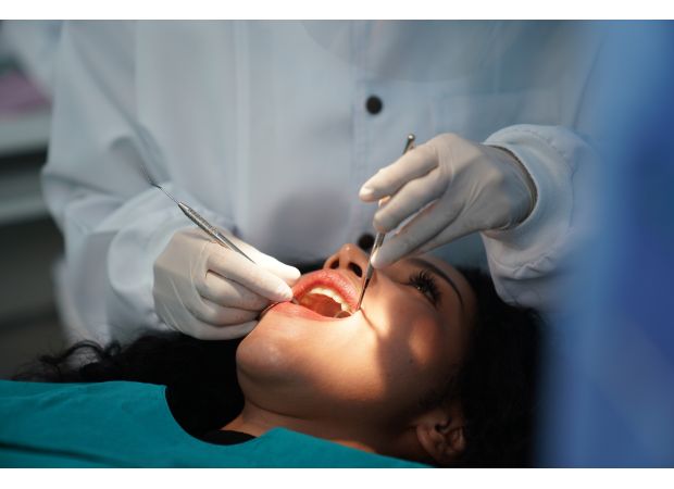 Your dentist can tell if you've given head based on certain signs and behaviors. These are the top 8 things they can spot.