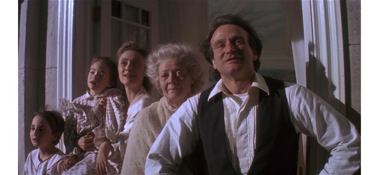 Fans found an incredible coincidence in the scene featuring Maggie Smith and Robin Williams in the movie Hook.