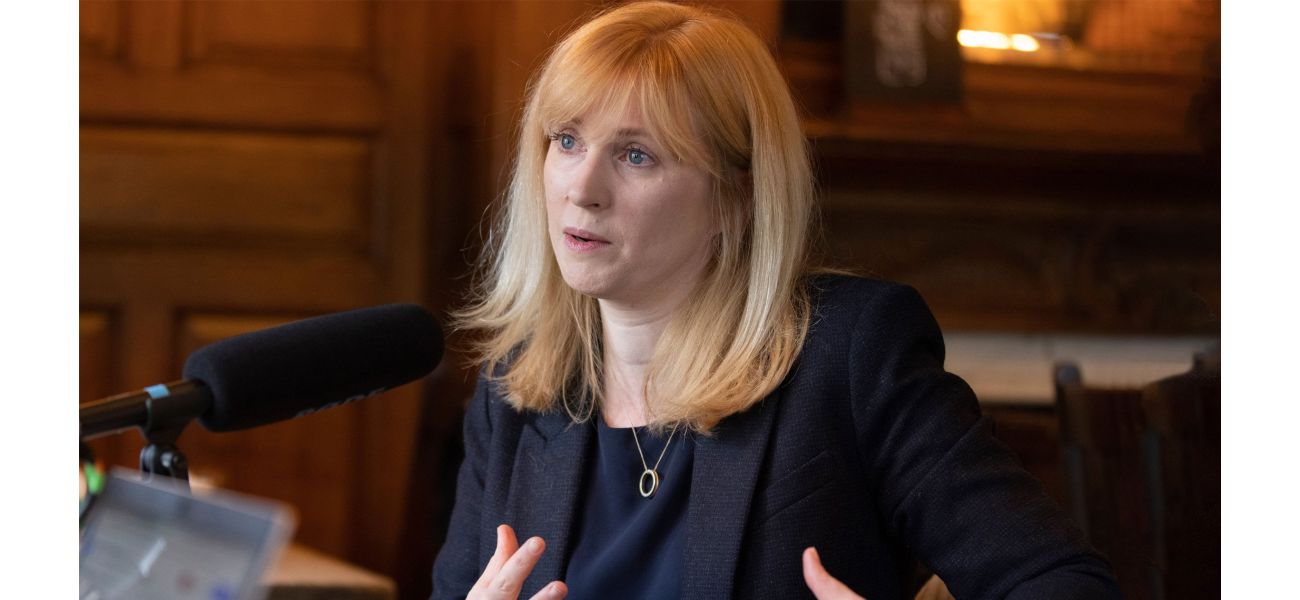 Politician resigns from Labour due to Starmer's 'sleaze' involving controversy over receiving freebies and gifts.