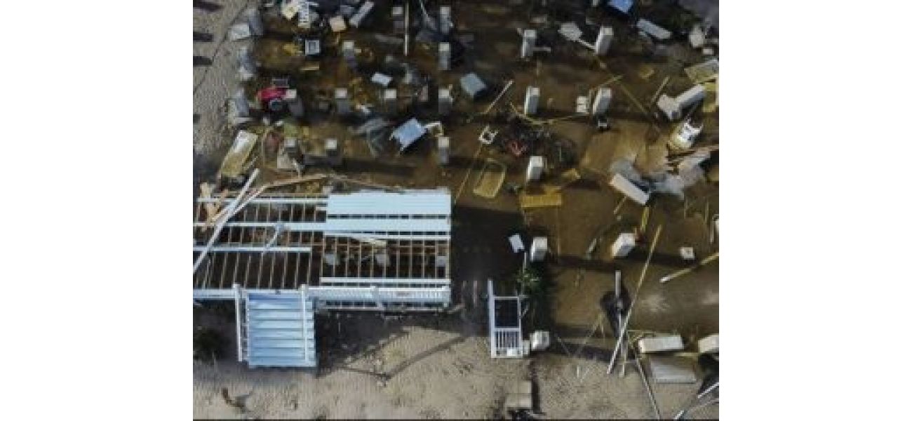 Hurricane Helene caused significant damage and power outages as it passed through the southeastern US, resulting in over 50 deaths.