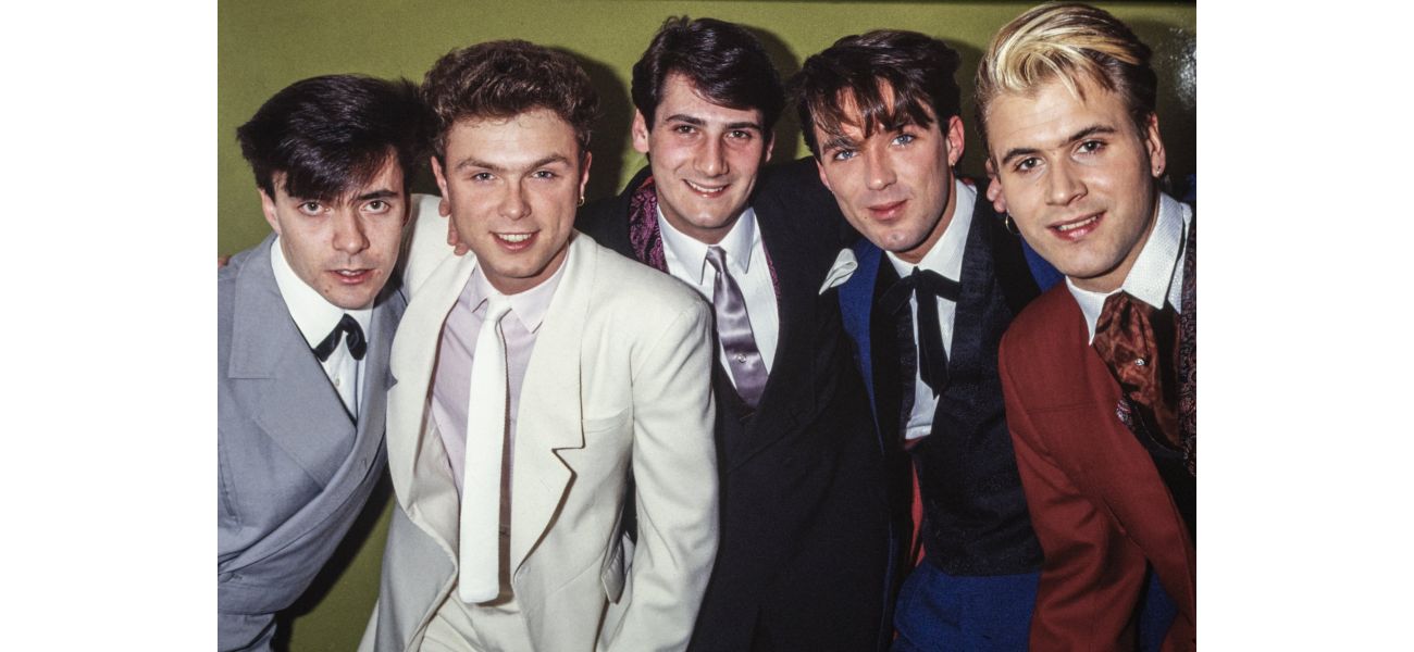 An 80s music icon would feel nauseous if he were invited to tour with his band once more.
