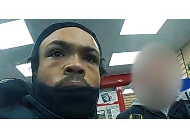 Criminal nabbed for stealing phones in London moments after the crime took place.