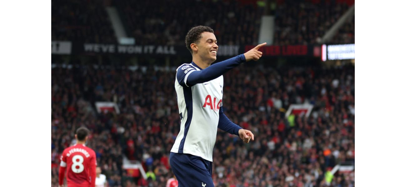 Gary Neville criticizes Marcus Rashford for his performance in Manchester United's match against Tottenham.