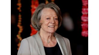 After becoming famous from a popular series, Dame Maggie Smith struggled with the negative effects on her once ordinary life.
