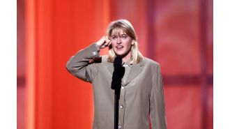 90s star shares triple health diagnosis in Netflix show.
