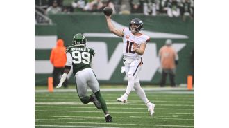 Broncos rookie QB Bo Nix throws his first NFL TD to WR Courtland Sutton for 8 yards against the Jets.