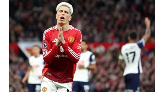 Young reveals that Rashford and Garnacho lacked confidence during Manchester United's loss to Tottenham.
