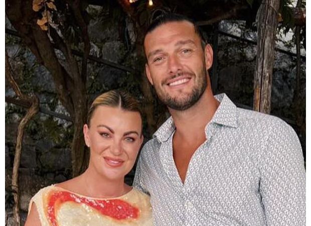 Reality TV star Billi Mucklow and footballer Andy Carroll are getting divorced after just 2 years of marriage.