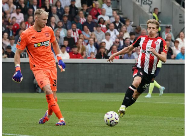 Bournemouth is making things worse for Southampton in their derby game, and it's a tempting opportunity.