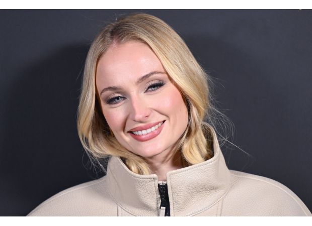 Actress Sophie Turner speaks about the difficulties of being a single mother while going through a divorce with Joe Jonas.