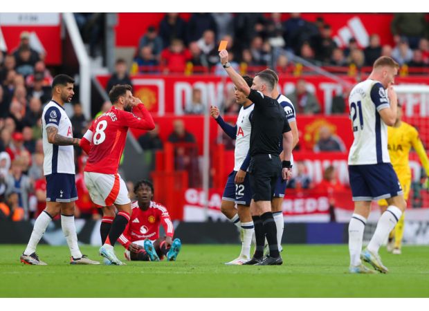 Jamie Redknapp and Ashley Young both think Bruno Fernandes deserved a red card in the Manchester United vs Tottenham game.