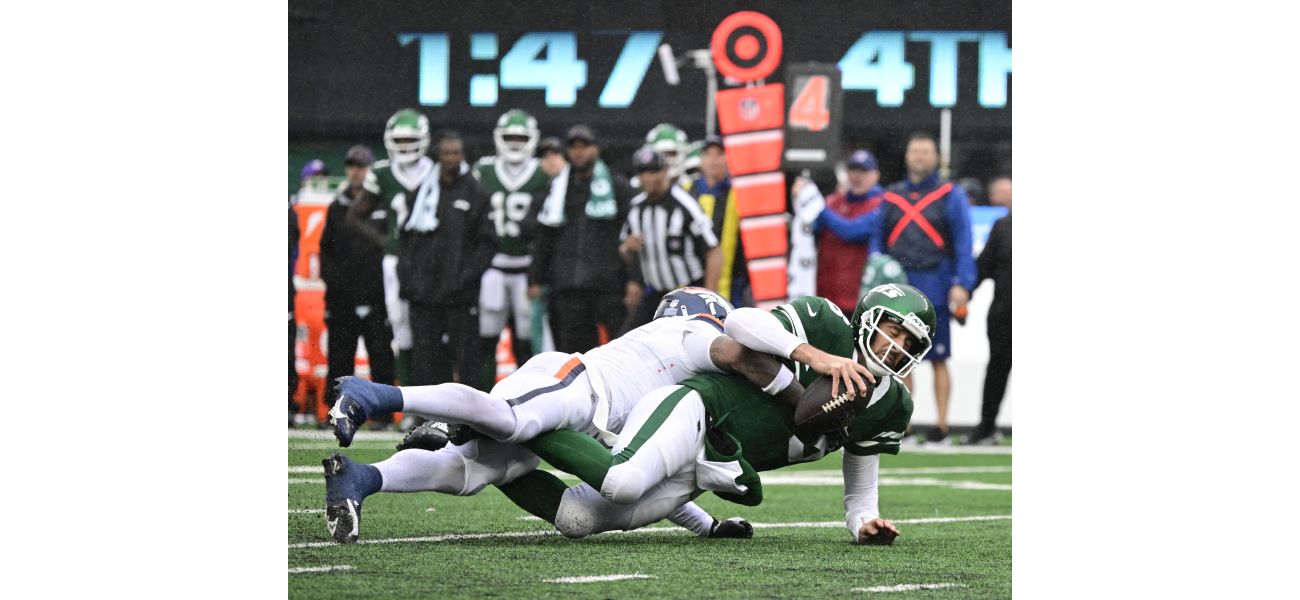 Coach Joseph's exceptional defense leads Broncos to 10-9 victory over Jets, thanks to his thorough preparation.