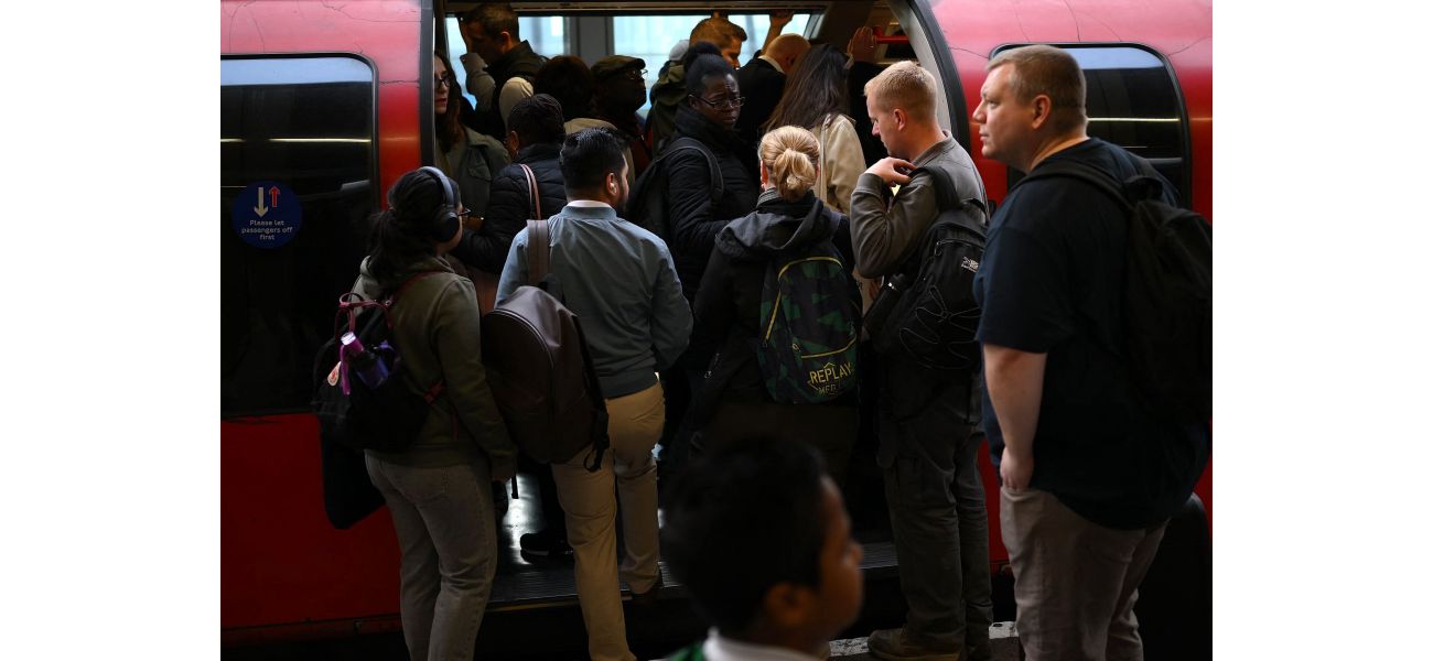 Trains in London delayed due to signal issue, causing suspension of underground lines.