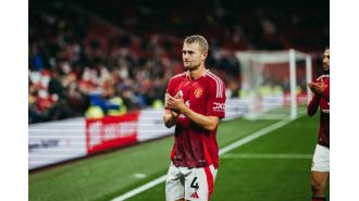 Scholes doubts Man United's decision to sign De Ligt after loss to Tottenham.