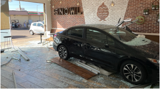 4 people hurt in Aurora ice cream shop crash caused by reckless driver.