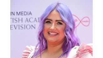Gogglebox stars rally behind Ellie Warner as she accomplishes major milestone.