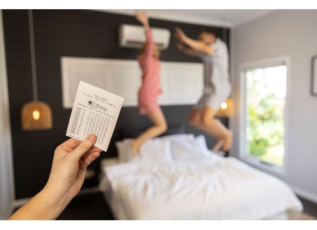 Man from NSW has big lotto win, causing spine-tingling excitement.