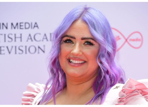 Gogglebox stars rally behind Ellie Warner as she accomplishes major milestone.