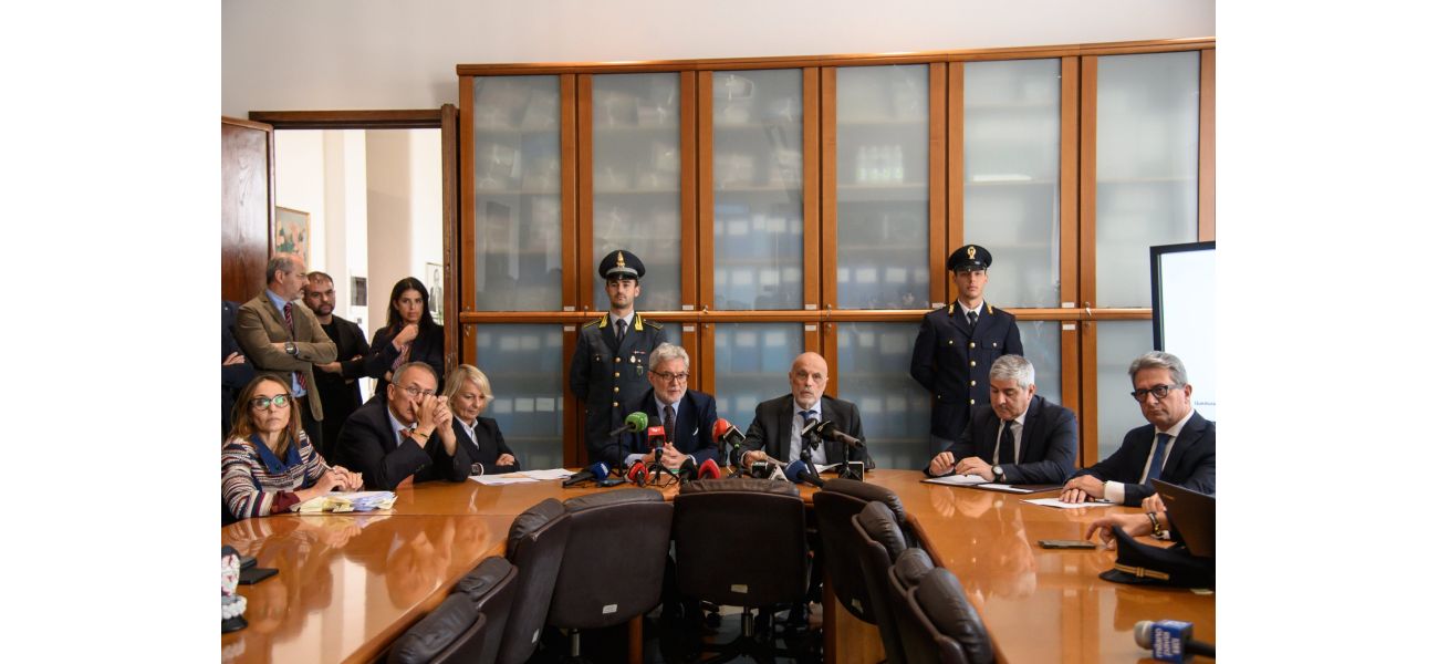 19 individuals linked to influential mafia organization apprehended by law enforcement.