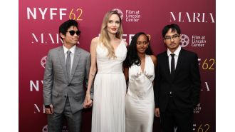 After her children disassociate themselves from their father Brad Pitt, Angelina Jolie stands together with them.