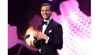 EastEnders star announces intention to temporarily leave acting.