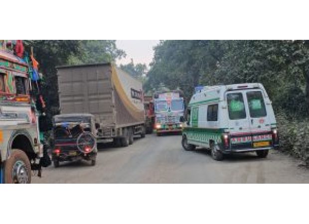 Traffic jam for 4 days at Dwarasuni ghat on National Highway with 13-km stretch blocked.