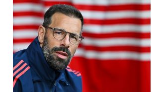 Scholes worried Van Nistelrooy didn't support Man Utd's new signing.