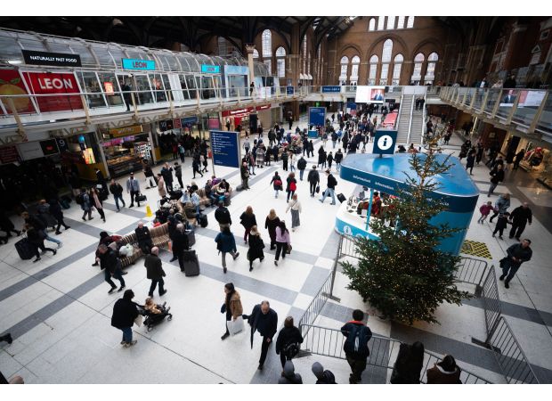 UK's busiest train station will shut down for 8 days during the holiday season.