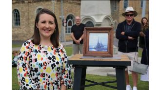 Antiques Roadshow host devastated after being diagnosed with brain tumor.