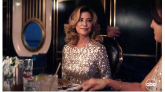 Famous 90s singer seems to have not aged at all and is now a stylish grandmother searching for love.