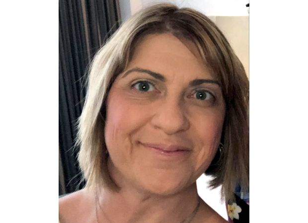 14-year-old girl stabs two teachers and a student in a school playground with a knife.