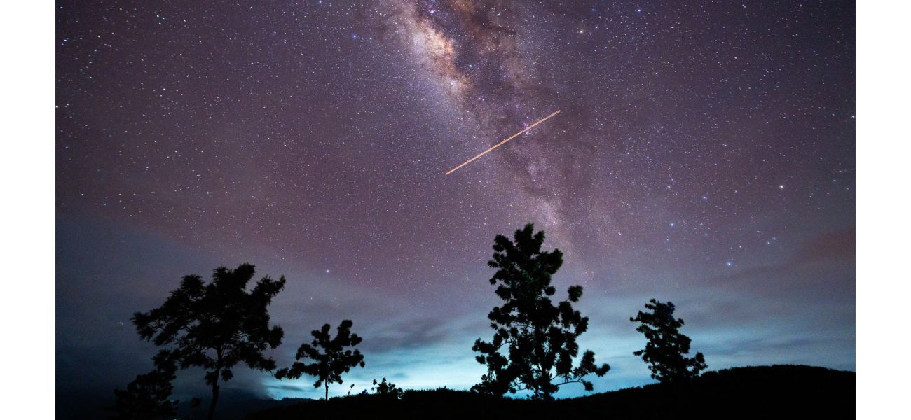 When and where can you view meteor showers in the night sky?
