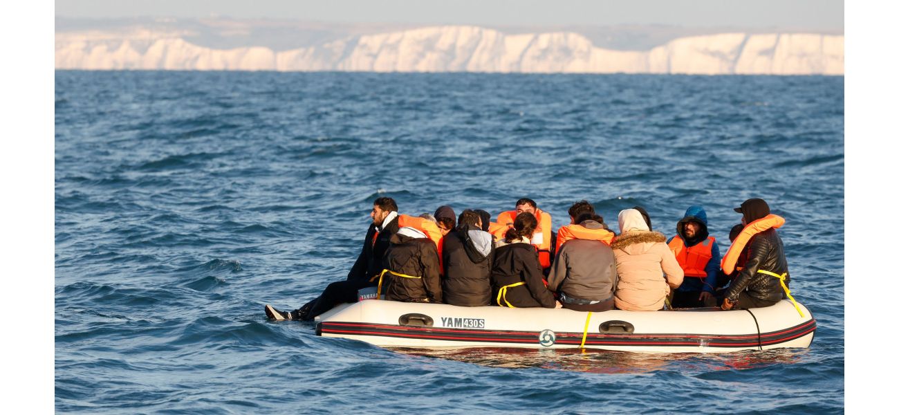 A child was killed at the bottom of a boat while crossing the English Channel.