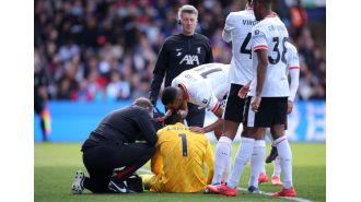 Alisson has suffered an injury and had to leave the game against Crystal Palace.