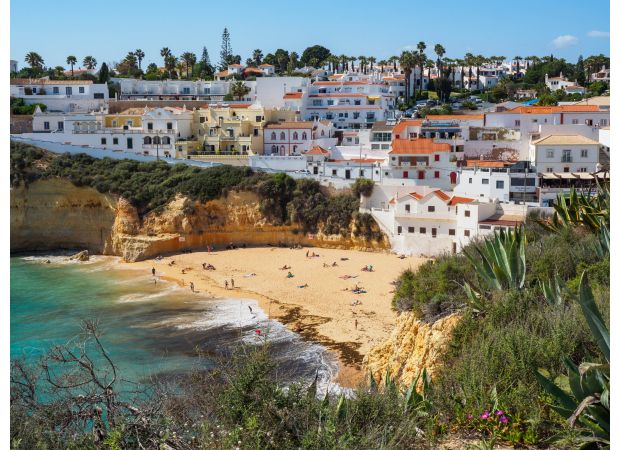 If you visit Portugal, beware of a fine up to €750 for a common tourist behavior that you may be doing without realizing it, according to a travel expert.
