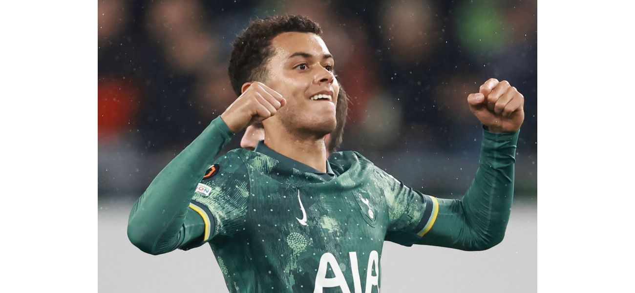 Bellamy says Tottenham player can be like Arsenal icon.