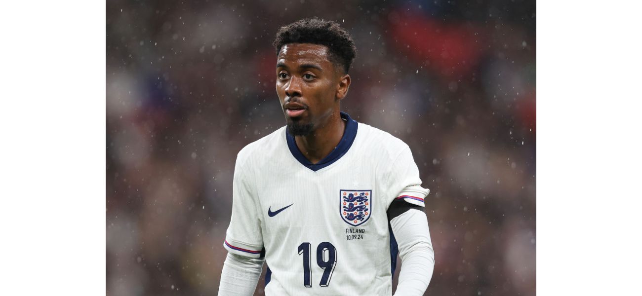 A popular English player confesses it would be hard to reject a transfer offer from Manchester United.