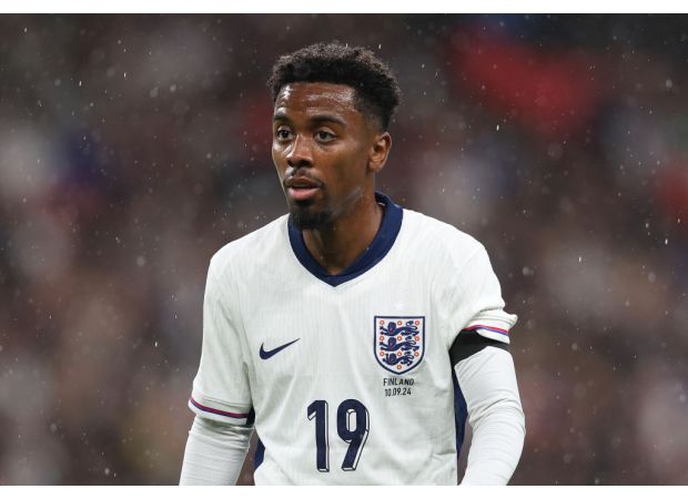 A popular English player confesses it would be hard to reject a transfer offer from Manchester United.