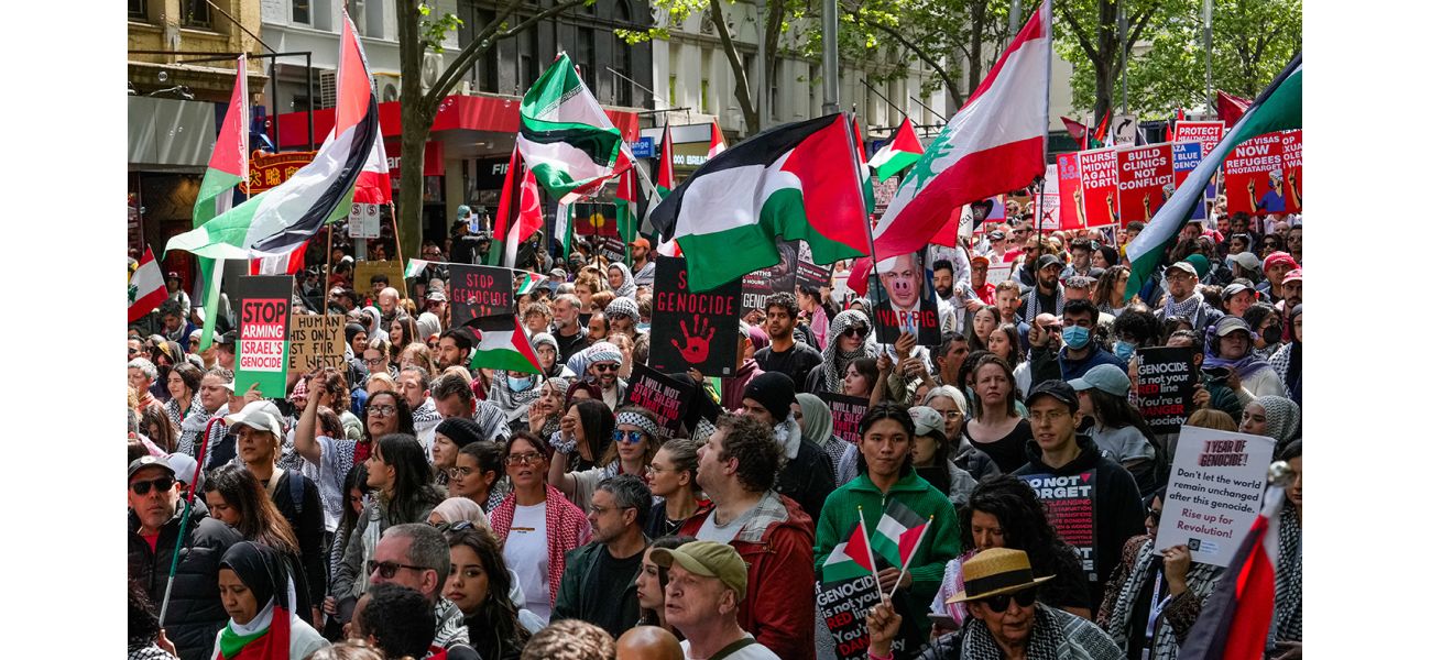 Large police presence for pro-Palestine demonstrations in Sydney and Melbourne.