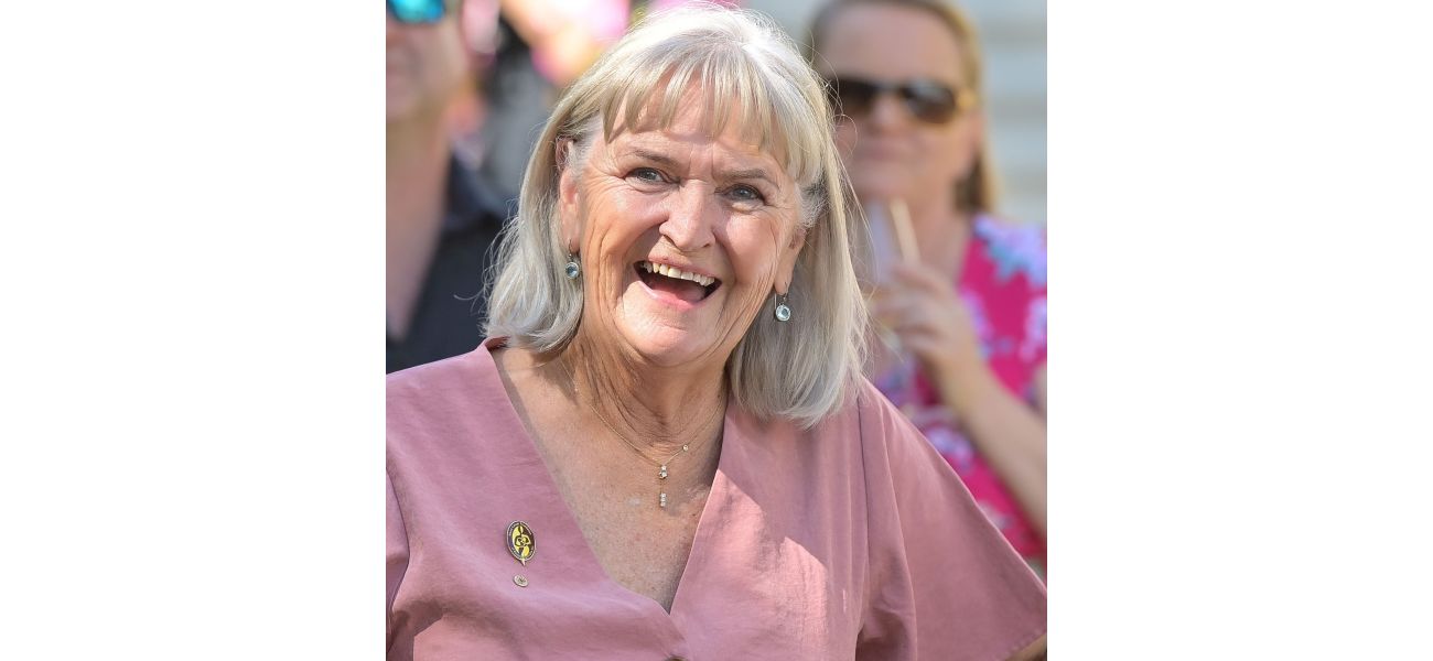 Dr Ros Worthington, founder of a charity, passes away at 73 years old.