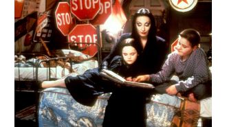90s horror movie stars reunite, leaving fans feeling sentimental.