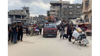 The Israeli army encircles refugee site in Gaza.