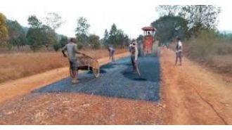 Notice issued to 6 contractors for delayed road construction.