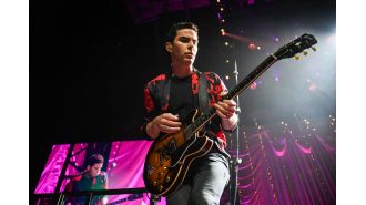 Famous rock band from 2000s to embark on large-scale tour in UK, nearly two decades after their most popular song.