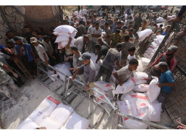 Onions in Gaza are very expensive, costing more than a week's worth of wages.