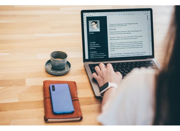 AI expert shares crucial job search advice to boost your chances of landing a job.